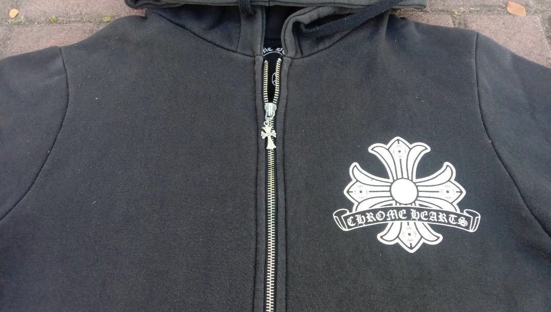 Chrome Hearts Horseshoe Floral Cross Sleeve Zip Up Hoodie, Men's Fashion,  Coats, Jackets and Outerwear on Carousell