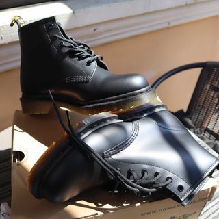 Doc Martens 101 SMOOTH LEATHER ANKLE BOOTS (Black)