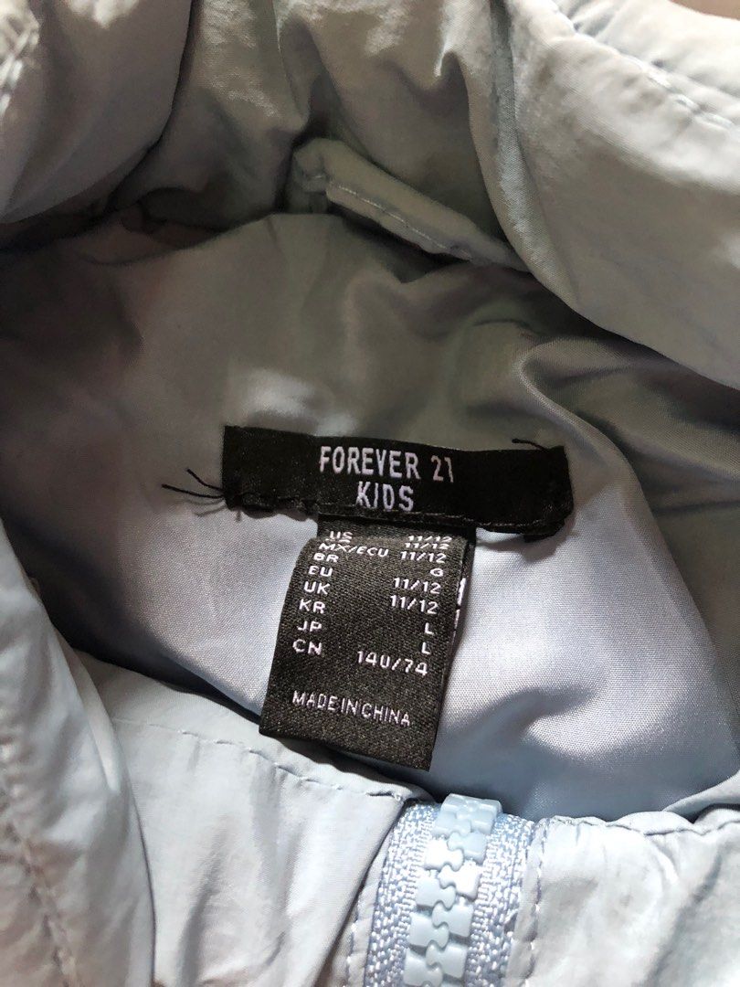 Forever 21 Blue Puffer Jacket (Category: Coats, Jackets and Outerwear) located in Mandaluyong City. Submitted by ryshe (Listing ID 1291593638, Image 2). Description: Used once Size: 11/12 years old Fits XXS or petite.