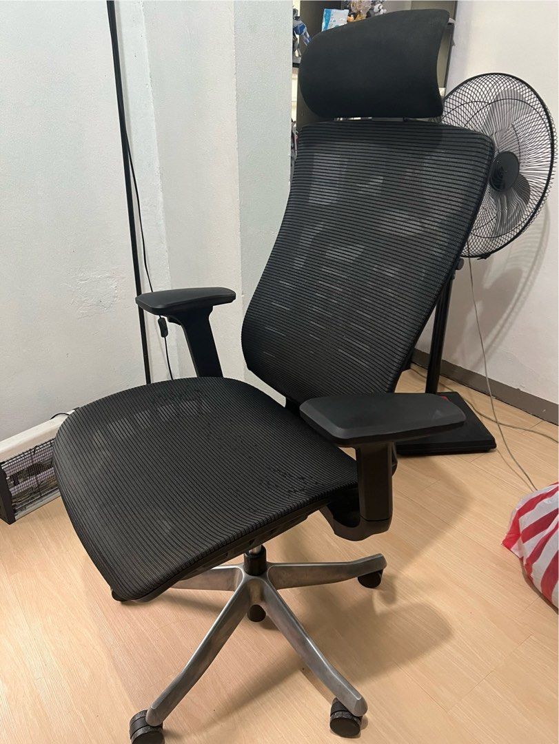 Furnitura - Bionic 93 (Category: Chairs) located in Quezon City. Submitted by madorco (Listing ID 1291593437, Image 1). Description: Some wear and tear but otherwise no issues.