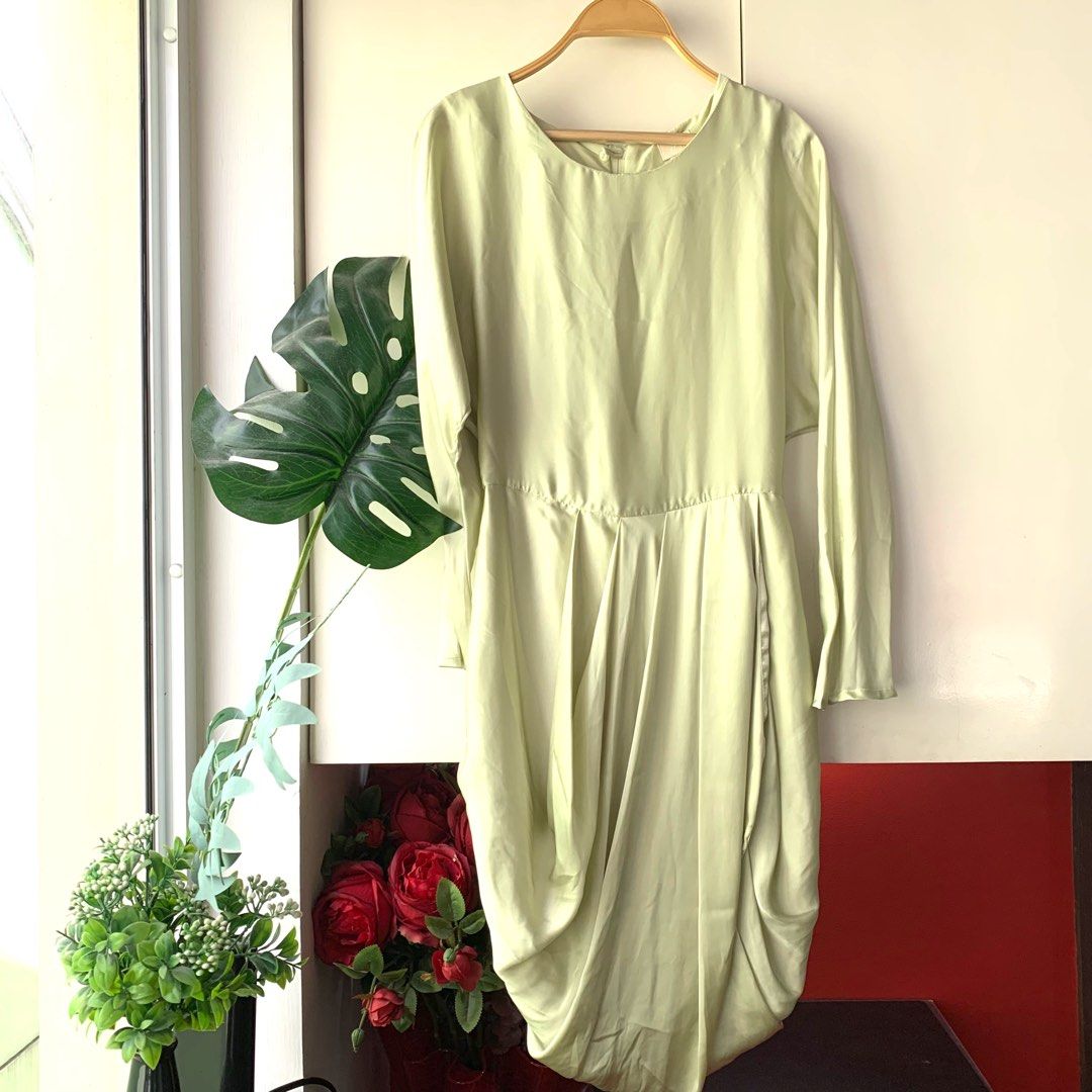 h&m mint green dress RUN to @hm How cute is this mint green summer dress! Comment DRESS and Ill send you the link , #summerdress #thrilldrese #midsizegals , H&M thrill dress - midsize girlie
