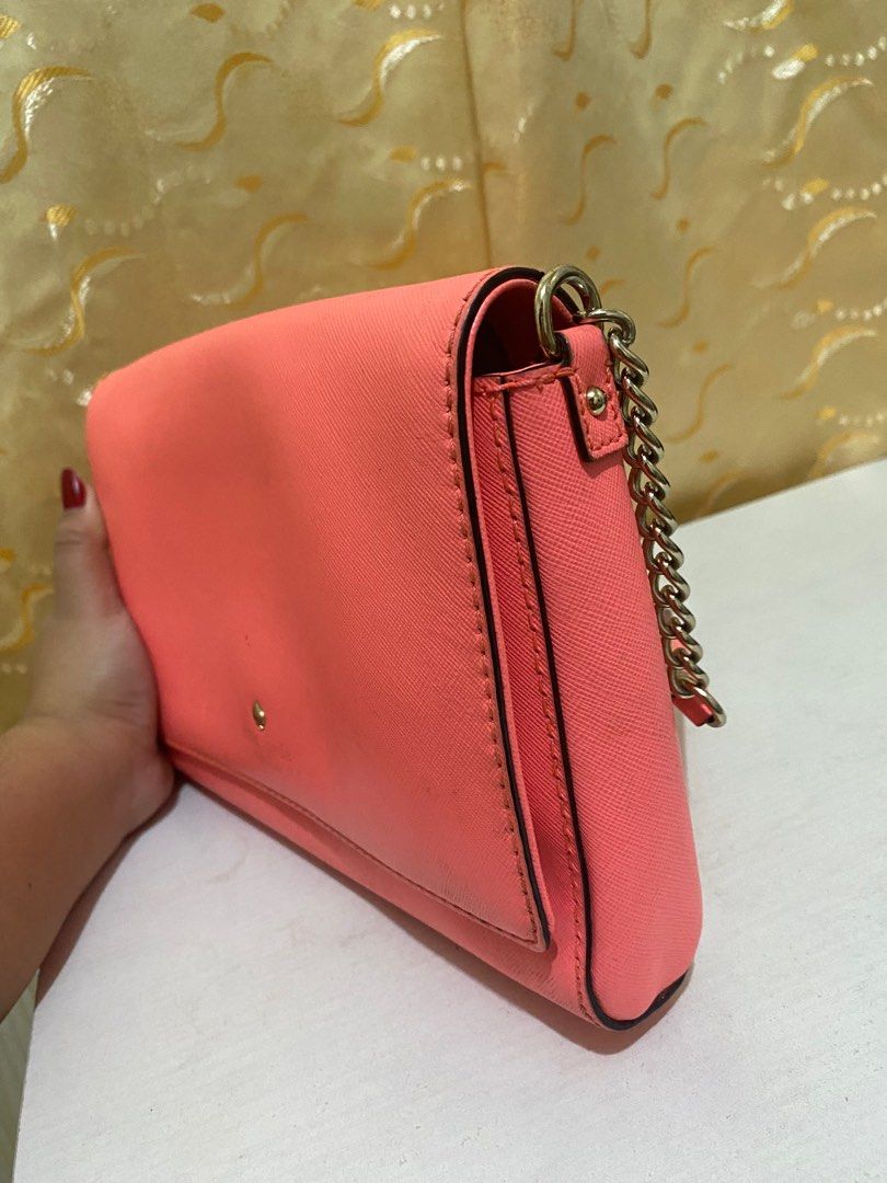 Kate Spade Chain-Link Saffiano Leather Shoulder Bag (Category: Luxury Bags & Wallets) located in Valenzuela. Submitted by joygarse (Listing ID 1291685325, Image 3). Description: • Bought from USA 🇺🇸 • Has visible signs of usage but only needs some cleaning SLIGHTLY NEGOTIABLE Mode of Payment: GCASH.