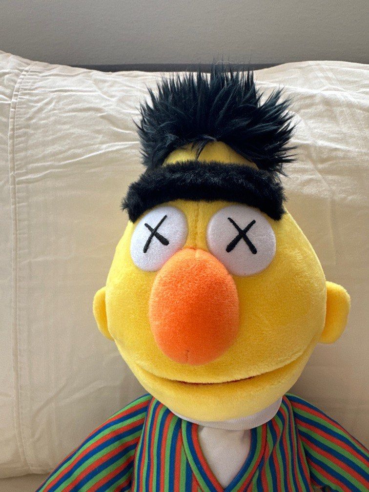 Bert uniqlo 2024