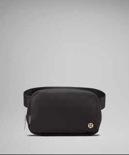 Lululemon Everywhere Belt Bag 1L (Black/Gold)