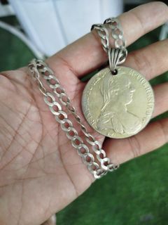 Mens necklace with Thaler pendant all silver
