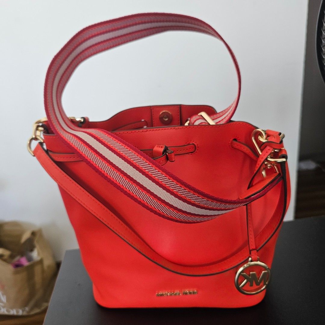 Michael kors red bucket bag
