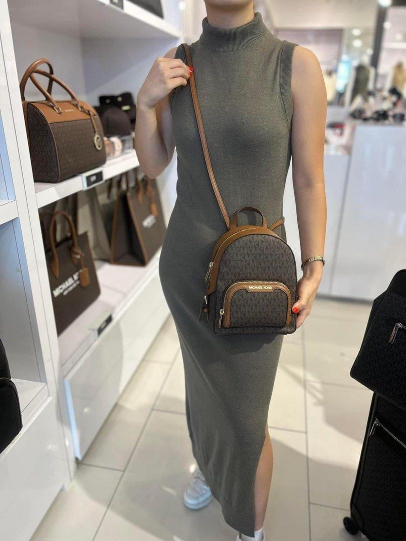 MK Jaycee Backpack 2 way XS (Category: Luxury Bags & Wallets) located in San Carlos. Submitted by dannamislang (Listing ID 1291641486, Image 1). Description: Last price po, color is mk black signature. 2nd pic po. Join our fb group for more deals! Size XS.