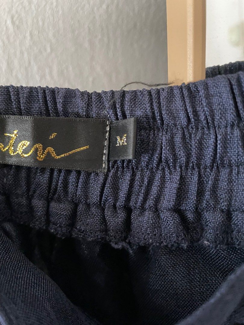 wide leg pants (Category: Other Bottoms) located in Kuala Lumpur. Submitted by qistcloset (Listing ID 1291651810, Image 3). Description: .