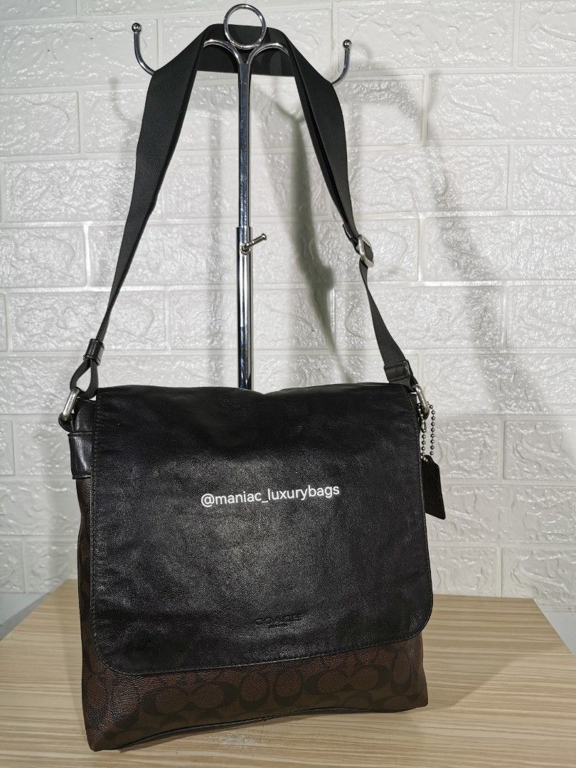 Preloved Messengerbag COACH *Charles Small Messenger in Signature