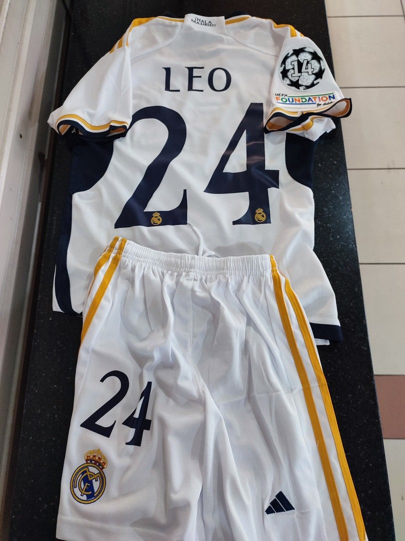 Real Madrid home kids/youth Jersey set 23/24+ nameset &2 patches (Category: Babies & Kids Fashion) located in Singapore. Submitted by hoodiepl (Listing ID 1291681232, Image 1). Description: brand new size 16-28 avail item be sending using tracking mail takes 1-3 working days no meet up no self-collect.