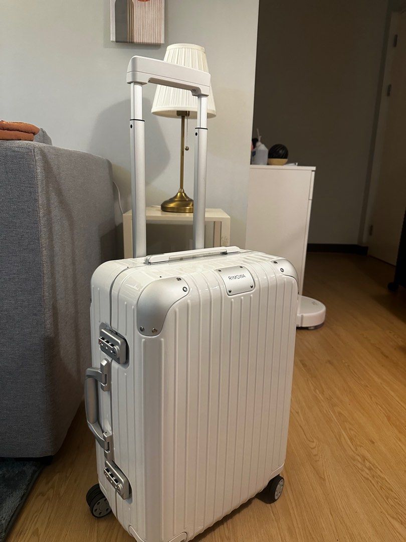 White rimowa luggage top