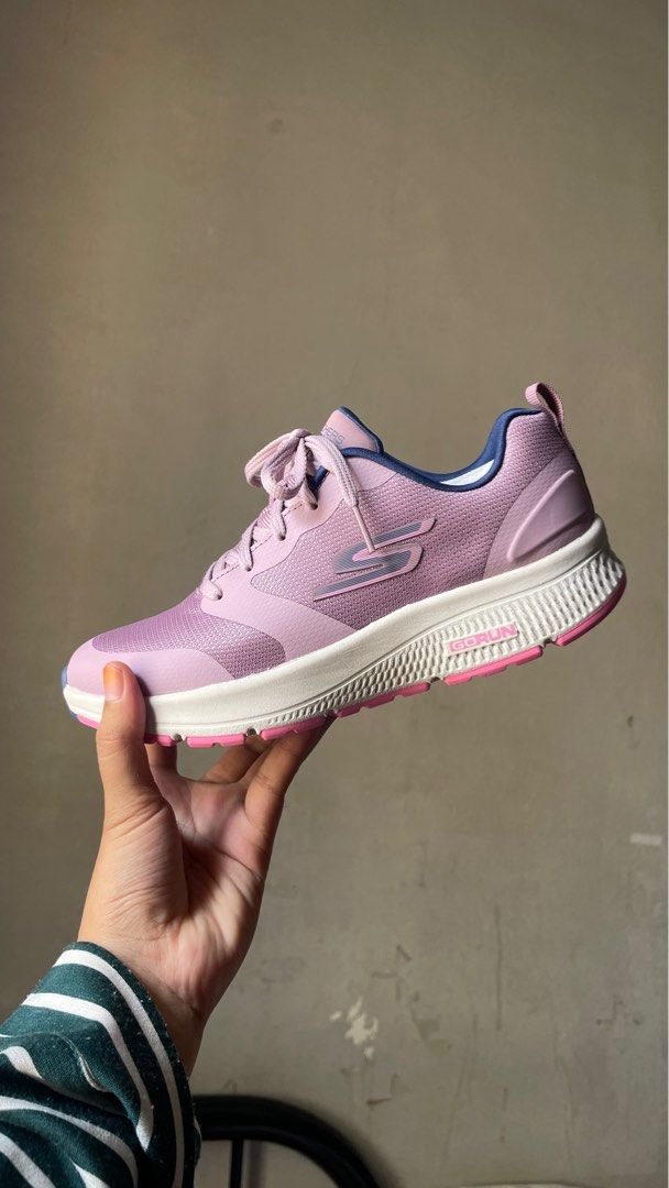 Skechers best sale size 35
