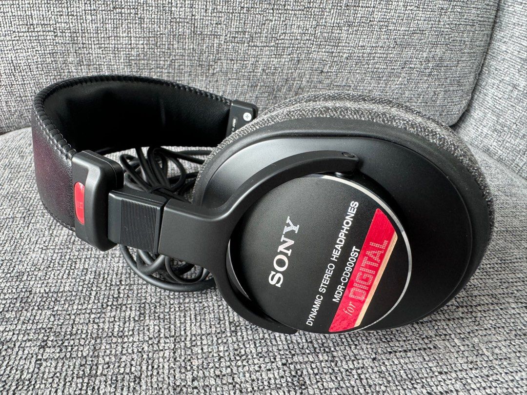SONY MDR-CD900ST Sony MDR-CD900ST Dynamic Stereo Headphones