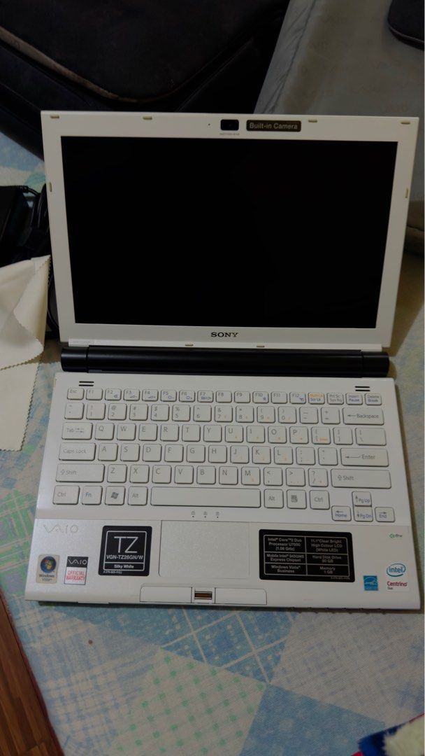 Sony VAIO (Category: Laptops & Notebooks) located in Caloocan City. Submitted by preloveditems32 (Listing ID 1291657431, Image 1). Description: I’m selling my laptop. I’m not using it anymore. Super iningatan ko po ito kaya kapag nakita nyo ay mukhang bago pa po. Paki-check na lang po ang mga pictures isa-isa. Check nyo rin sa google ang model nito makikita sa picture. Kung interesado po kayo just text this number : 09550827141. Flaws: need to us