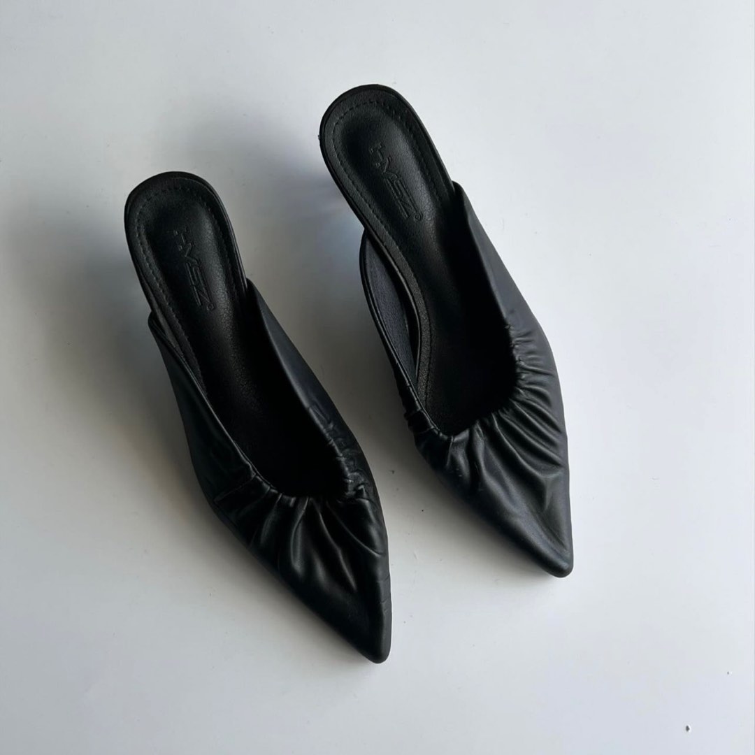 Vintage Yellow Pointed toe mule