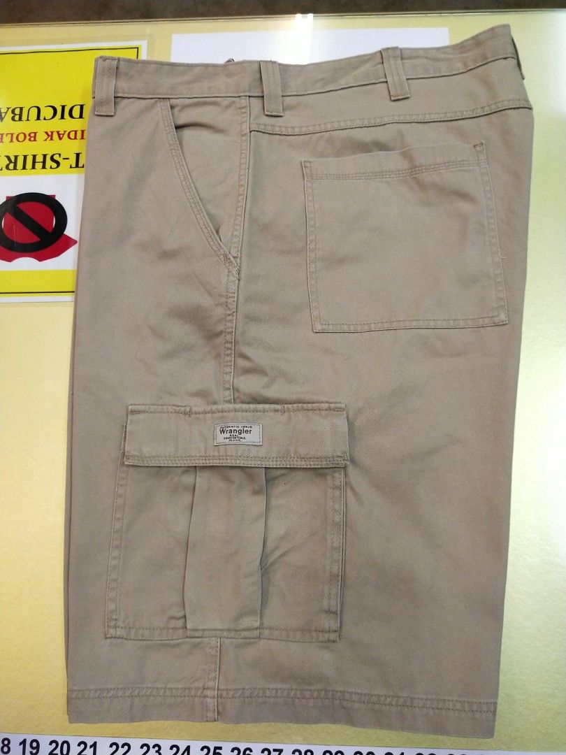 Wrangler men's shorts with tech pocket 2025