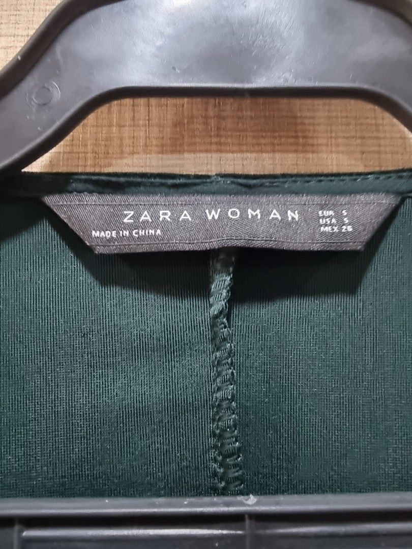 Zara Wrap Dress Green S (Category: Dresses) located in Quezon City. Submitted by kkookies (Listing ID 1291556736, Image 2). Description: Zara Wrap Dress in green velvet. Fits small or medium. Elegant and can be worn for office or parties. Never worn RFS - does not fit me.