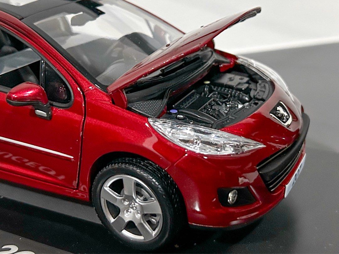 1:18 Norev Peugeot 207, Hobbies & Toys, Toys & Games on