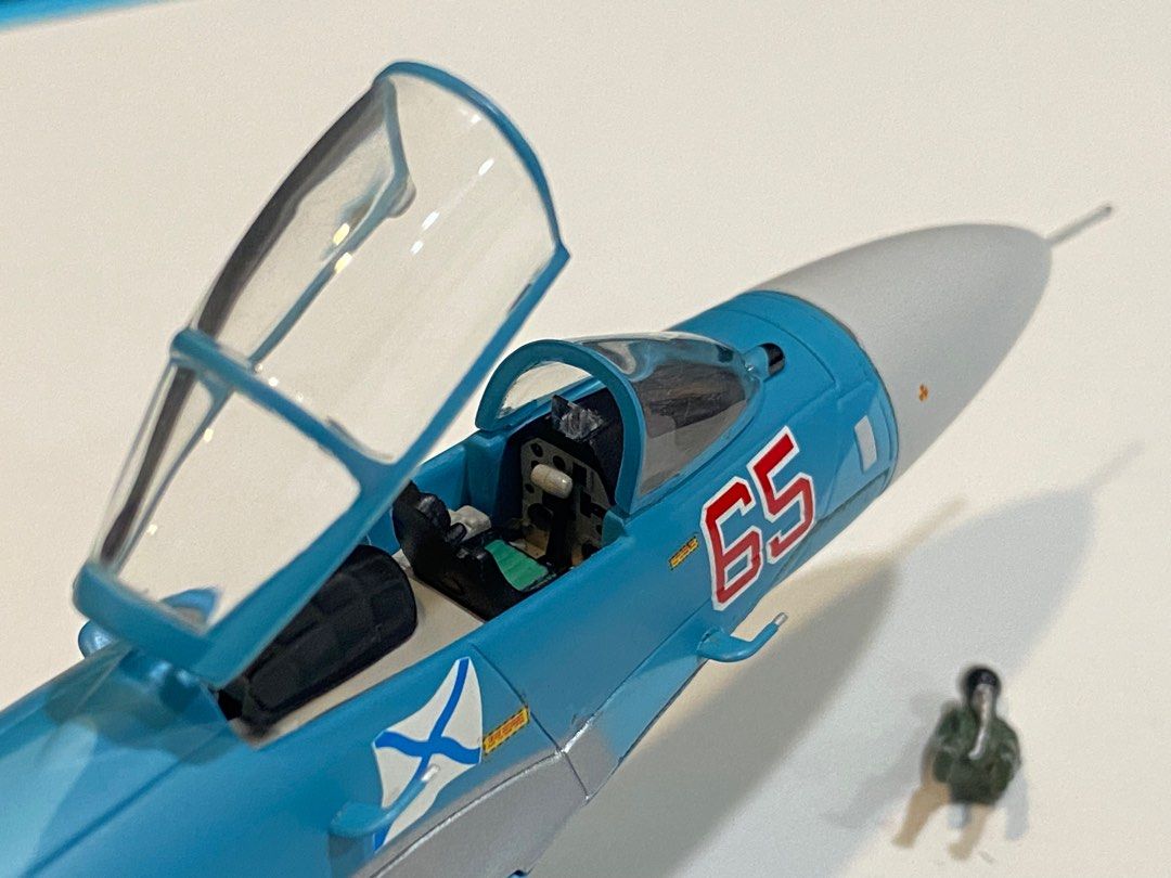 Suchoi Su-27 Flanker Revell 03948 Suchoi Su-27 Flanker Revell 03948