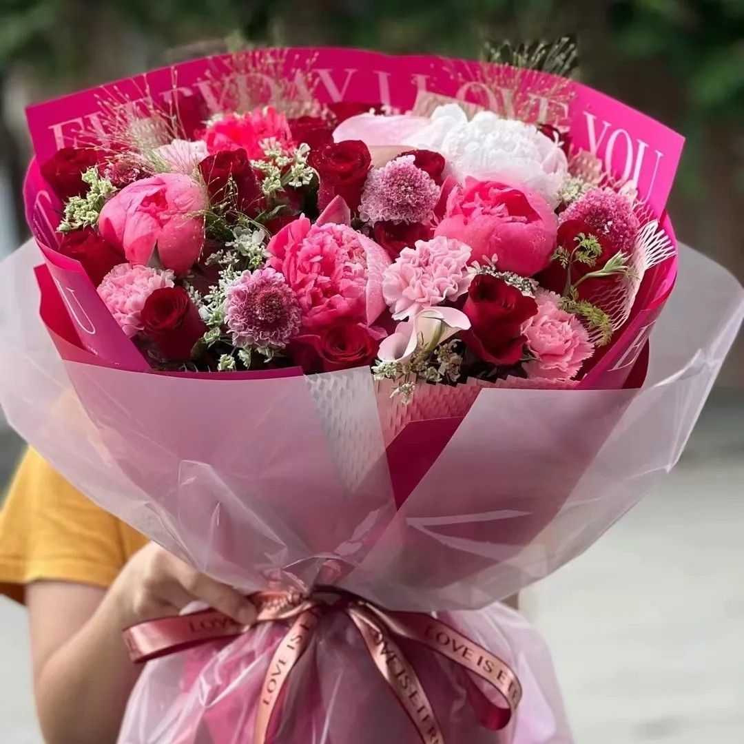 芍藥 鮮花花束 生日花束 表白花束 求婚花束, 傢俬&家居, 家居裝飾, 花瓶園藝 - Carousell