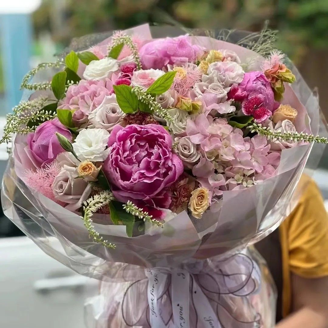 芍藥 鮮花花束 生日花束 表白花束 求婚花束, 傢俬&家居, 家居裝飾, 花瓶園藝 - Carousell