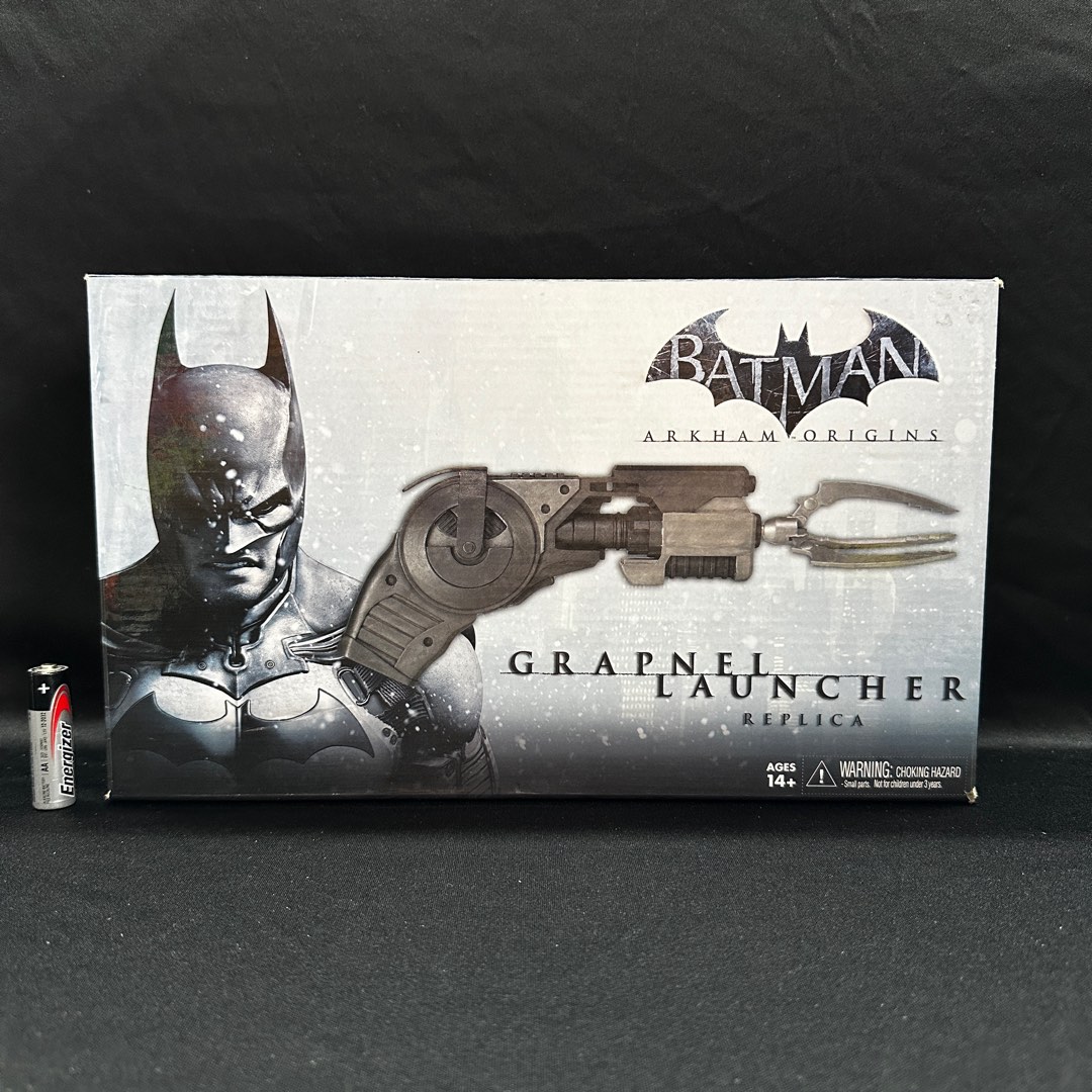 Batman: Arkham Origins Grapnel Gun / Launcher Replica 
