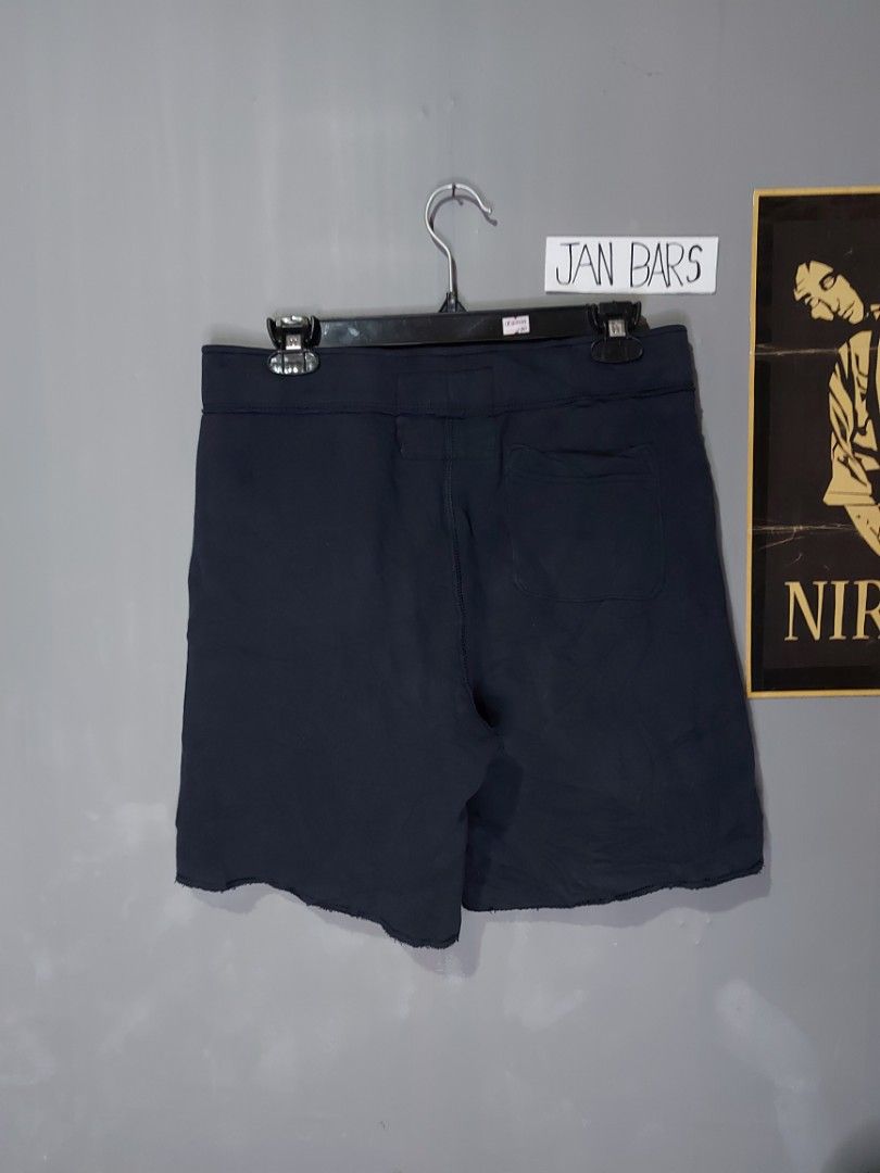Abercrombie & Fitch (Category: Shorts) located in Santo Tomas. Submitted by janbars (Listing ID 1291733958, Image 2). Description: Abercrombie & Fitch Size S W31/L18 dimes 9/10 color rate excellent condition no issue 350+sf.