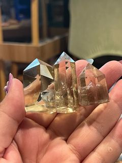 (Category: ) located in . Submitted by kittycrystals.sg (Listing ID 1291791612, Image 1). Description: .