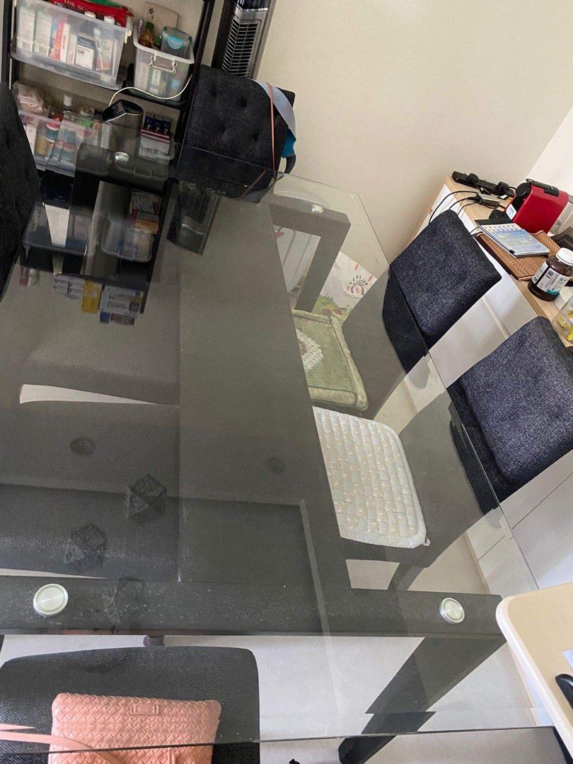 Dining Table (Category: Tables & Sets) located in Singapore. Submitted by rolqq (Listing ID 1291865221, Image 2). Description: up until 20 march only.