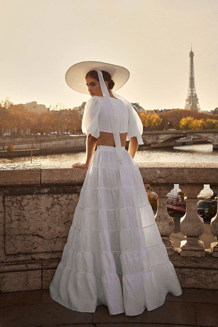 DISSH - Aisle White Linen Set on Designer Wardrobe