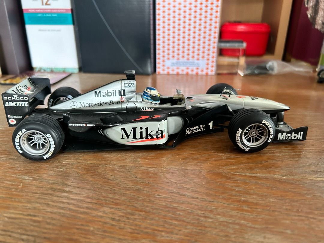 FIGURINE 1/18 MIKA HAKKINEN F1 VROOM NOT PEINT SPARK MINICHAMPS MATTEL