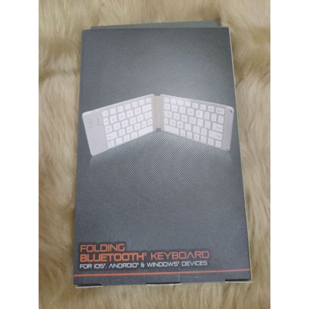 Folding Bluetooth Keyboard (Category: Computer Keyboard) located in Manila. Submitted by sdfsolutions (Listing ID 1291840191, Image 3). Description: Shift 9 Win Ctr Enter CE FC Res Magnetic closure .Rechargeable buit-in Lithium-ion battery with UP to 40 hours working tpme/ Includes Micro USB charging cable 2.6 ft (80CM) .Operating range: Up to 32 feet(10M).