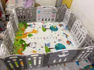 Folding Playpen with Basketball Hoop and Playmat