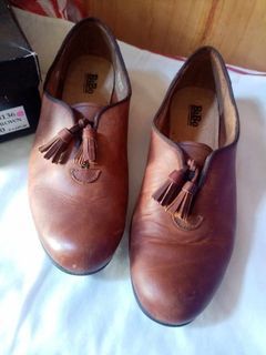 GENUINE LEATHER COMFY SHOES SIZE 40