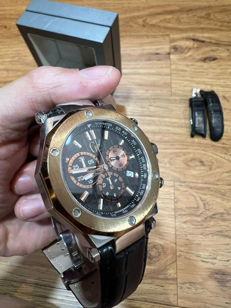 Jam Tangan Pria GC Guess Collection X72005G2S