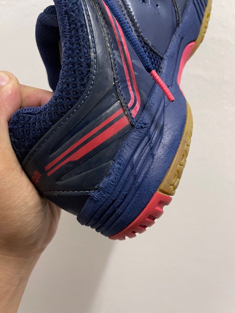 kasut badminton nike