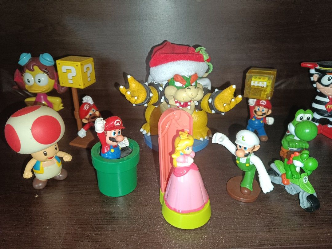 Mario set collection (Category: Figurines & Statues) located in Manila. Submitted by conyotics1111 (Listing ID 1291771925, Image 1). Description: Mario set collection authentic Nintendo license 9 figure 1 kupa 3 mario 1 princess 1 Luigi 1 toad 2 Yoshi mod gcash mod lbc.