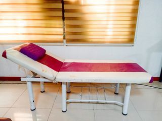 Massage Bed/Table