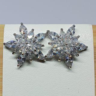 MOissanite 3 layer flower earrings. 18K plated platinum. S925 needle.