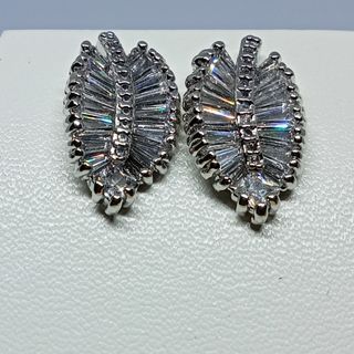 Moissanite Leaf Earrings. 18K plated on Platinum.