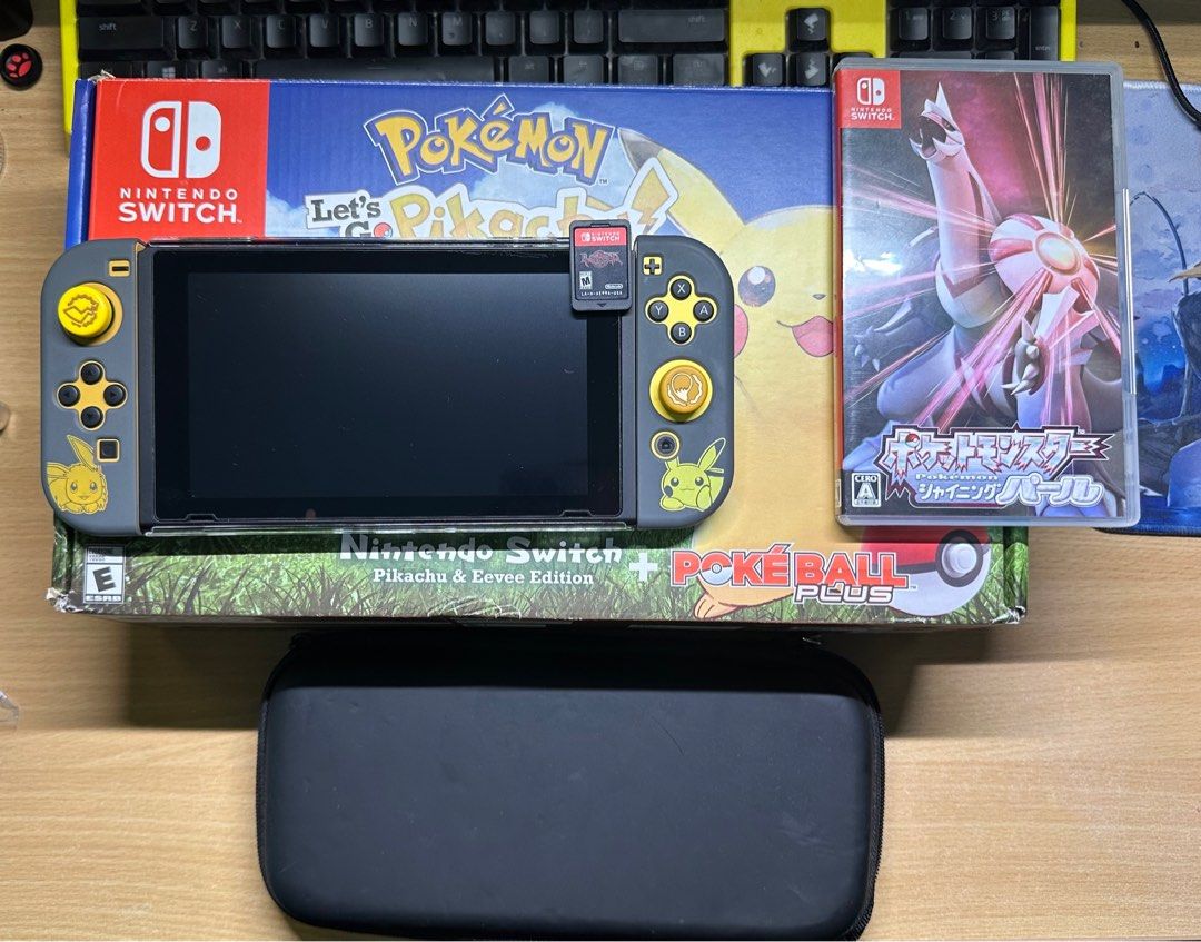 Nintendo switch lite outlet let's go pikachu