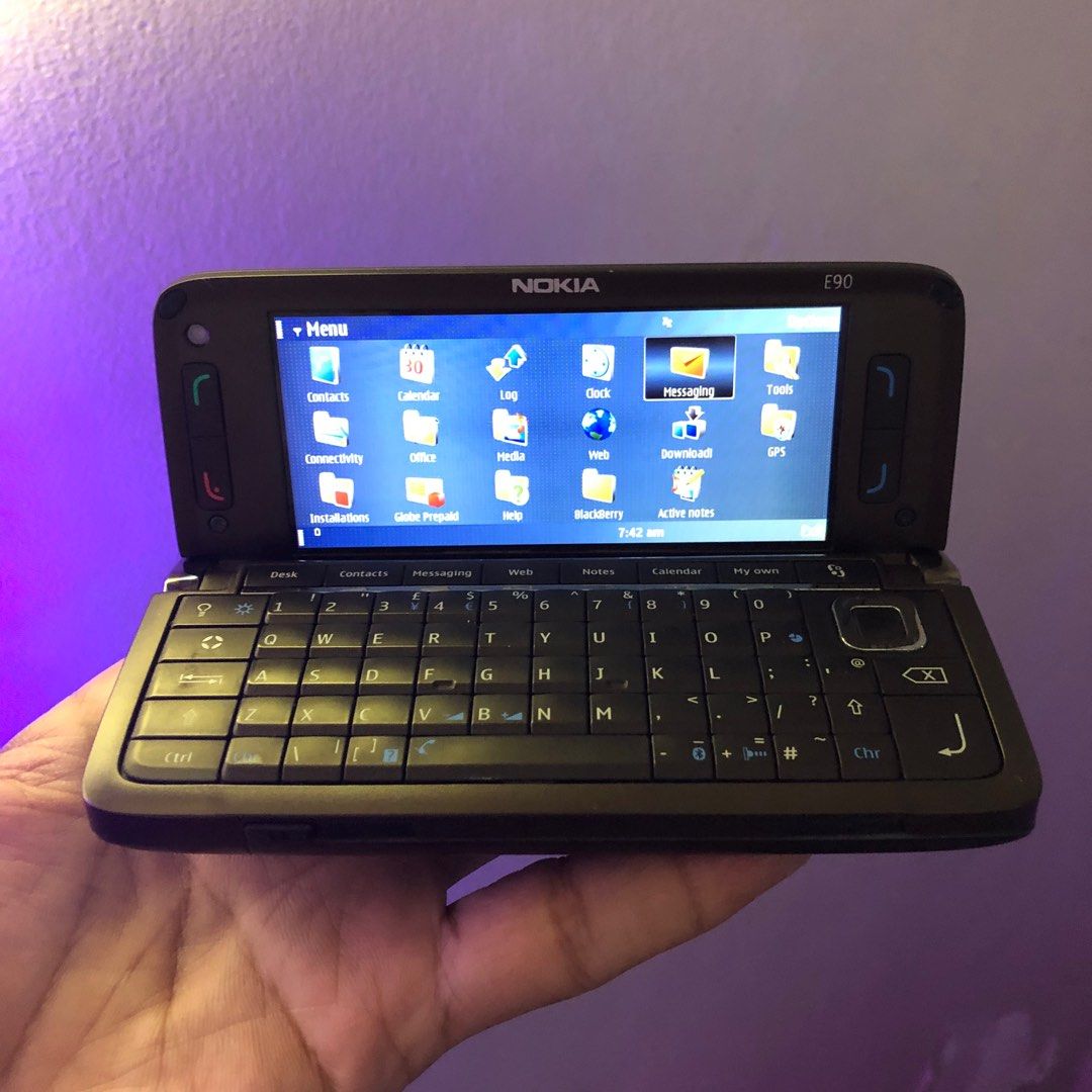 Original Nokia E90 Communicator from Globe | Rare Nokia Vintage Phone (Category: Early Generation Mobile Phones) located in Lipa City. Submitted by slicksmithtechnology (Listing ID 1291759834, Image 3). Description: Original Nokia E90 Communicator is the 5th generation Nokia’s flagship, business-oriented Communicator product line up and at the same time part of Eseries. The phone was the direct successor of Nokia 9500 Communicator. E90 runs Symbi