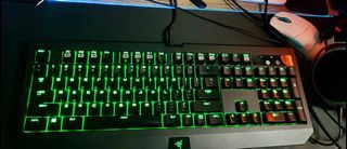 Razer Blackwidow ultimate 2016 edition w box preloved but in great condition mechanical keys green led/light only