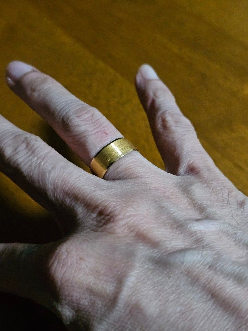 Ring (Category: Rings) located in Singapore. Submitted by timeless_watches (Listing ID 1291837447, Image 4). Description: Diameter inner : 16mm Weight : 3.45g Receipt : Yes View and deal at Yishun. Low baller will be ignore. Thanks !!.