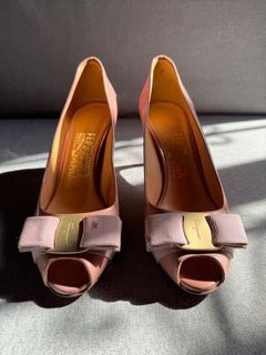 Salvatore Ferragamo Pola in Lila color heels