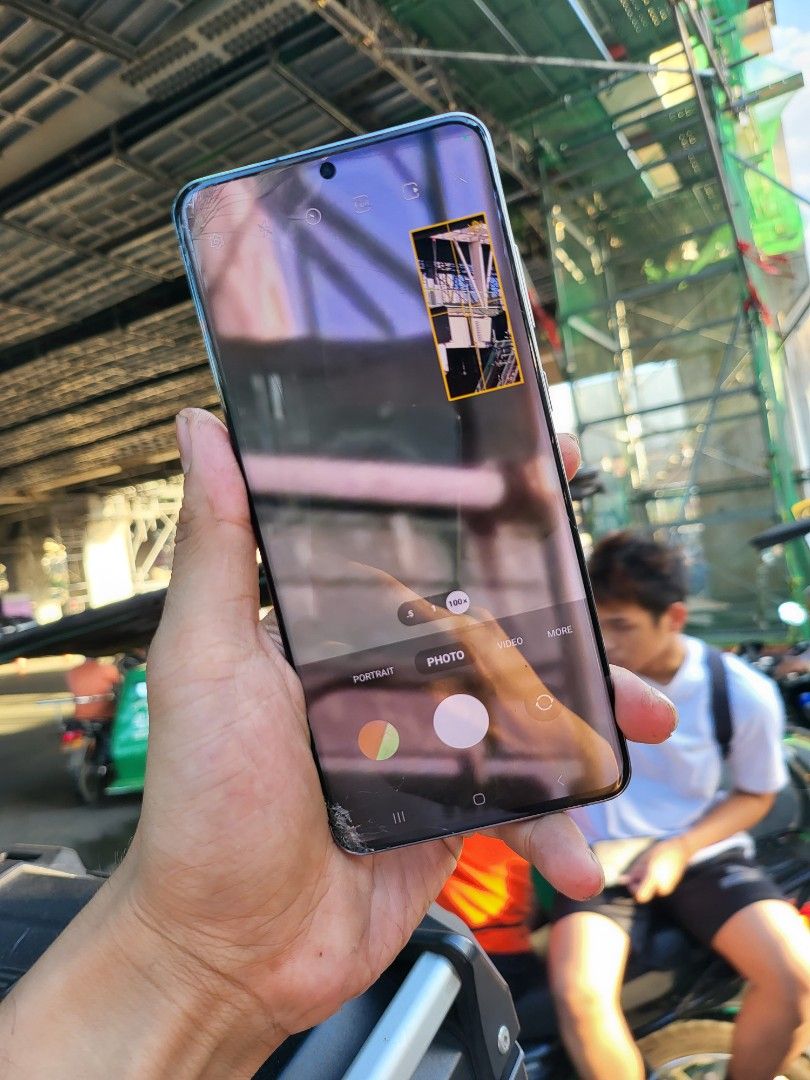 Samsumg S20 ultra 5g (Category: Samsung) located in Quezon City. Submitted by mubrogadgets (Listing ID 1291837961, Image 3). Description: SAMSUNG S20 ULTRA 5G ₱8500 open for COD in luzon,visayas and mjndanao Esim supported issue only is crack glass no other issue not affected yung performance ng unit No ghost touch nagagamit ng maayus 👉SUPER FLAGSHIP PHONE 👉5G NETWORK 👉100x zoom super linaw ng camerw 👉12gb ram Quick specs👇👇👇 👉Dynamic AMOL