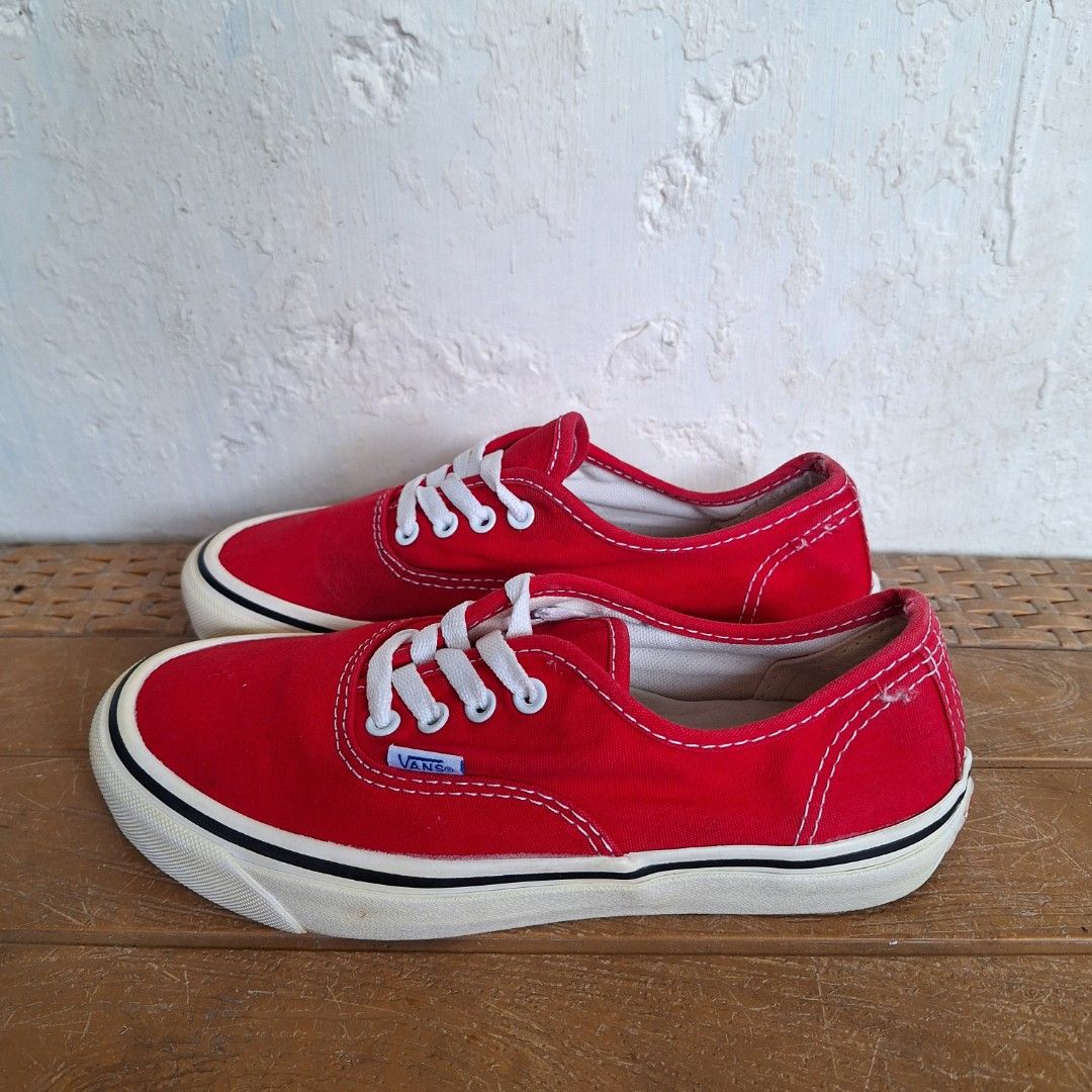Sepatu Second ORI Vans Authentic Red size 35 Fesyen Pria Sepatu Sneakers di Carousell