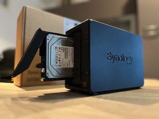 Synology DS723+ 2-Bay Tower NAS [AMD Ryzen R1600 Dual-Core, 2GB DDR4 ECC