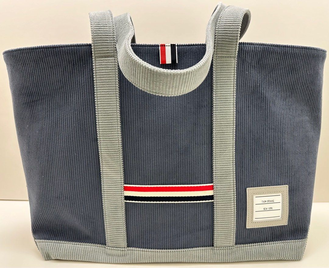 THOM BROWNE MEDIUM TOTE BAG Colour NAVY Shop Price $8,309, 女裝