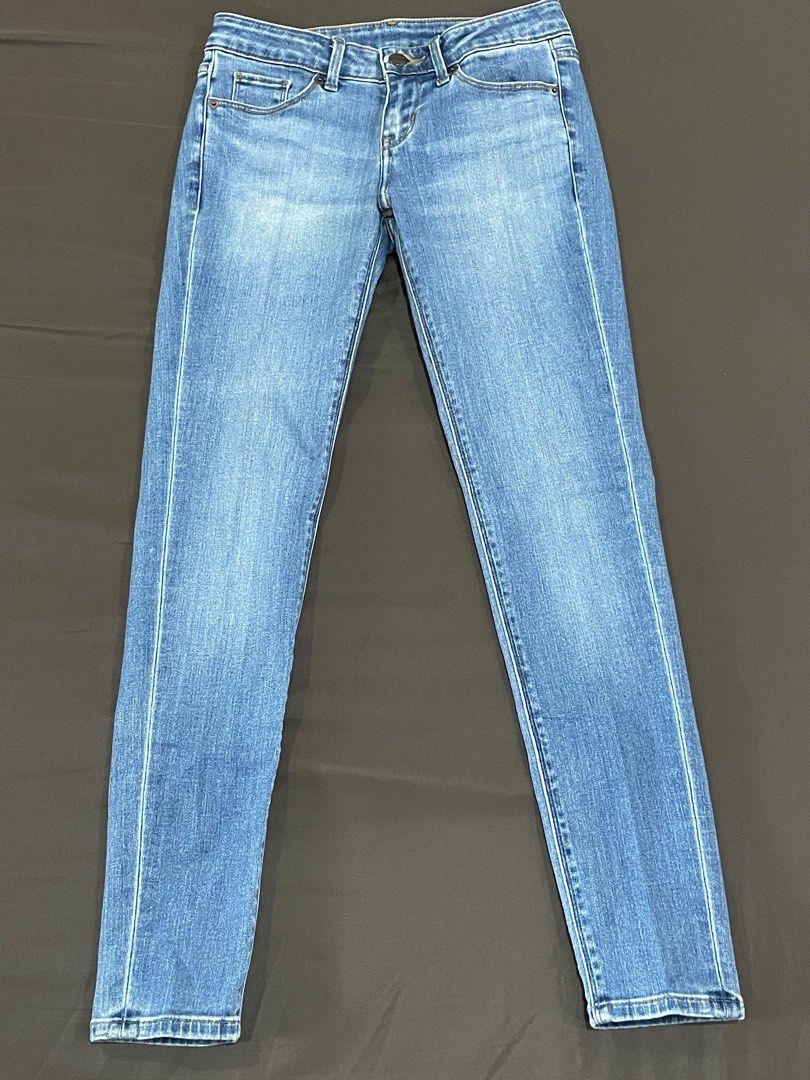 Uniqlo Ankle Length Denim Jeans (Category: Jeans) located in San Juan City. Submitted by shopperssouk (Listing ID 1291787509, Image 1). Description: Uniqlo Ankle Length Denim Jeans • Like new •Size: 22 (56cm). Please refer to the photos. •Straight cut ————————————————————— What you see is what you get. Our items are like new and rarely used. Actual pictures posted. 🛍 For other affordable authentic items, kindly visit our account. 😊 ————————————